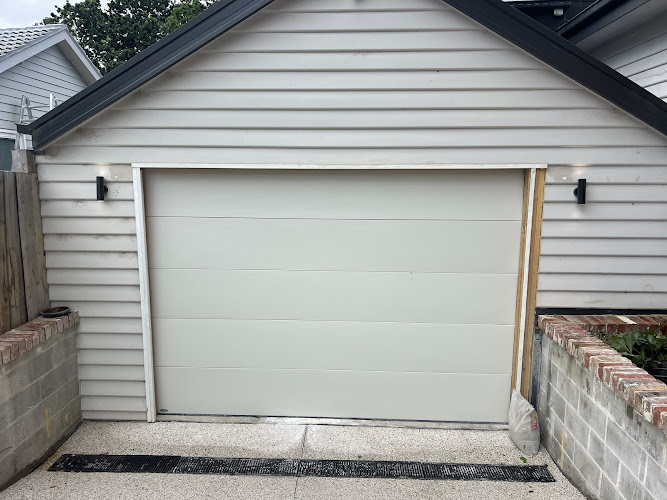 Garage & Sliding Door Man in The Basin