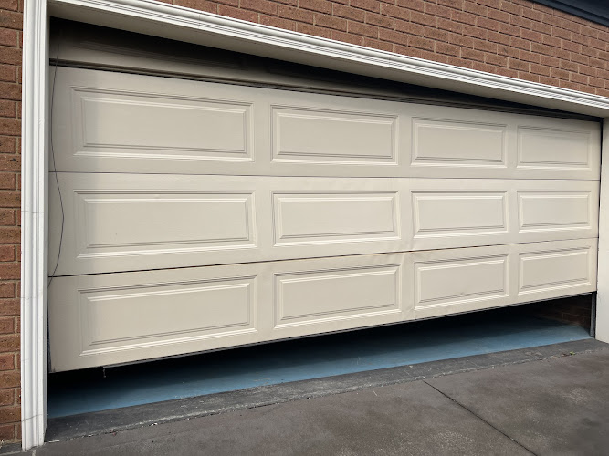 Hume City Garage Doors in Craigieburn