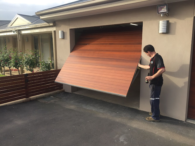 Lock N Secure Garage Doors in Kurunjang